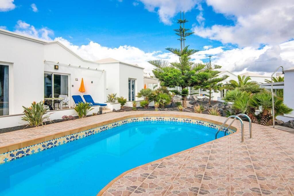 Luxurious Bungalow A2 In A Quiet Complex With Pool 100M From The Sea 차르코 델 팔로 외부 사진